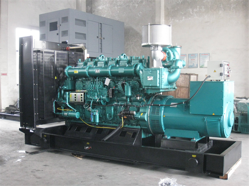 兰州200KW 柴油发电机的油耗是多少？